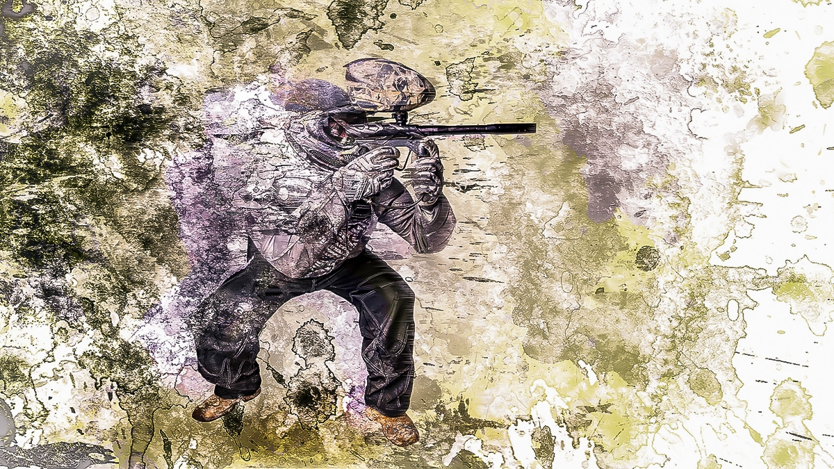 Eine künstlerisch bearbeitete Darstellung eines Paintball-Spielers in taktischer Ausrüstung und Maske, der eine Paintball-Waffe hält und in Schussposition geht. Der Hintergrund ist abstrakt mit Farbspritzern und Texturen gestaltet.